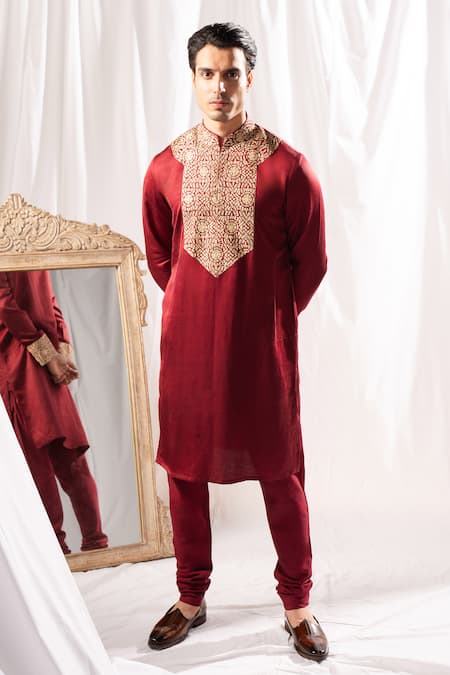 ARJUUN KILACHAND Marodi Embroidered Neck Kurta With Churidar 