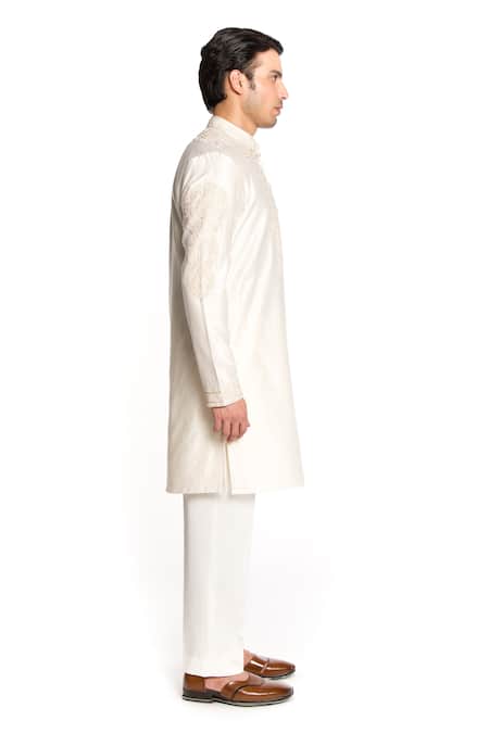 Arjuun Kilachand_Ivory Cotton Silk Embroidered Resham Straight Kurta _Online_at_Aza_Fashions