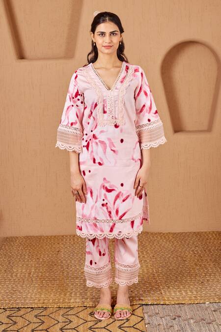 Buy Bhawna Sethi Pink Cotton, Chanderi, Silk Lace, Pearls Rosella Printed Kurta Set With Dupatta Online at Aza Fashions Buy_Bhawna Sethi_Pink Cotton, Chanderi, Silk Lace, Pearls Rosella Printed Kurta Set With Dupatta _Online_at_Aza_Fashions