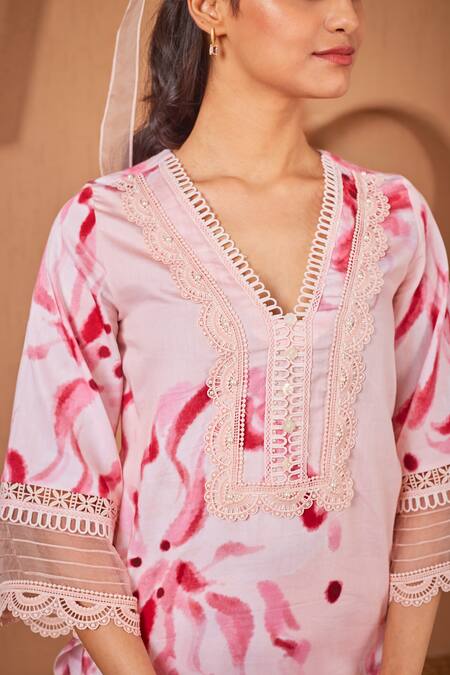 Buy Bhawna Sethi Pink Cotton, Chanderi, Silk Lace, Pearls Rosella Printed Kurta Set With Dupatta Buy_Bhawna Sethi_Pink Cotton, Chanderi, Silk Lace, Pearls Rosella Printed Kurta Set With Dupatta