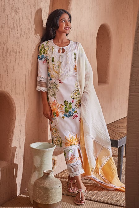 Buy_Bhawna Sethi_White Cotton, Silk Lace, Pearls Pelican Watercolour Floral Print Kurta With Pant _Online_at_Aza_Fashions