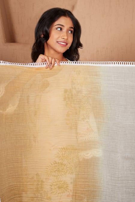 Shop Bhawna Sethi White Cotton, Silk, Chanderi Lace, Pearls Pelican Kurta Set With Dupatta Shop_Bhawna Sethi_White Cotton, Silk, Chanderi Lace, Pearls Pelican Kurta Set With Dupatta