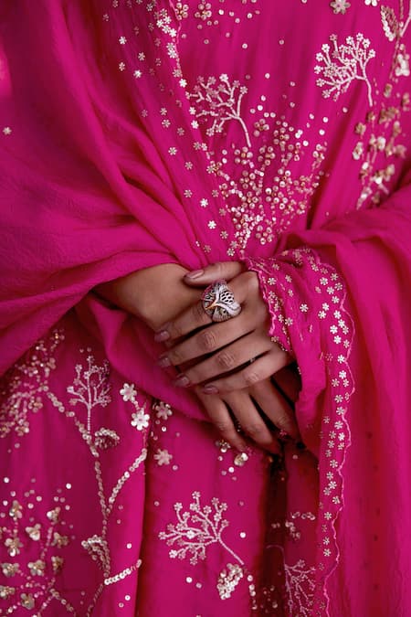 One Not Two Pink Crepe Sequins Work Dupatta Online at Aza Fashions One Not Two_Pink Crepe Sequins Work Dupatta _Online_at_Aza_Fashions