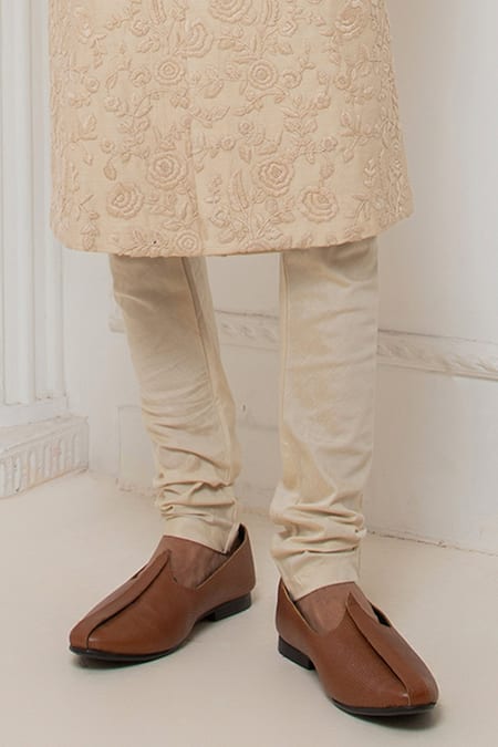 Darshika Menswear_Beige Silk Embroidery Floral Sherwani Kurta Set _Online_at_Aza_Fashions