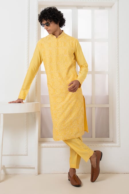 Darshika Menswear Floral Pattern Thread Embroidered Kurta & Pyjama Set 