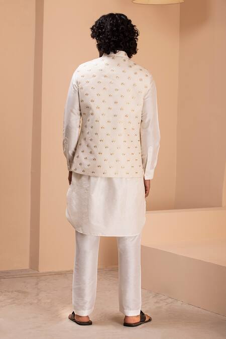 Shop_Amit Arora_Cream Silk Embroidery Wildflora Bundi Kurta Set _at_Aza_Fashions