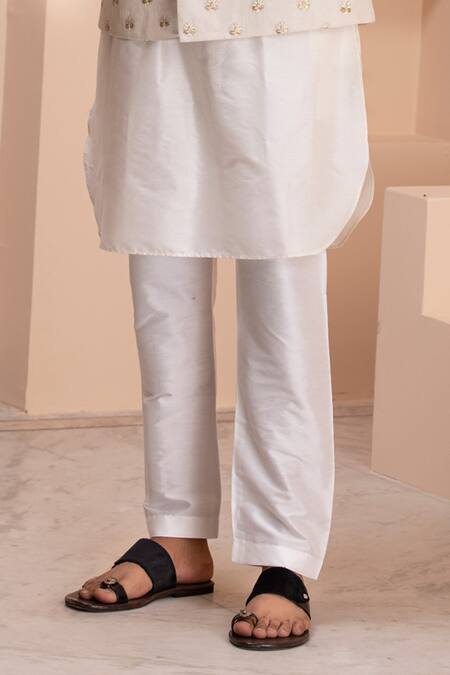 Buy_Amit Arora_Cream Silk Embroidery Wildflora Bundi Kurta Set _Online_at_Aza_Fashions