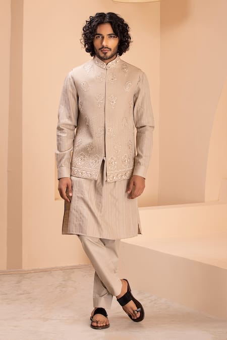 AMIT ARORA Gul Embroidered Bundi Kurta Set 