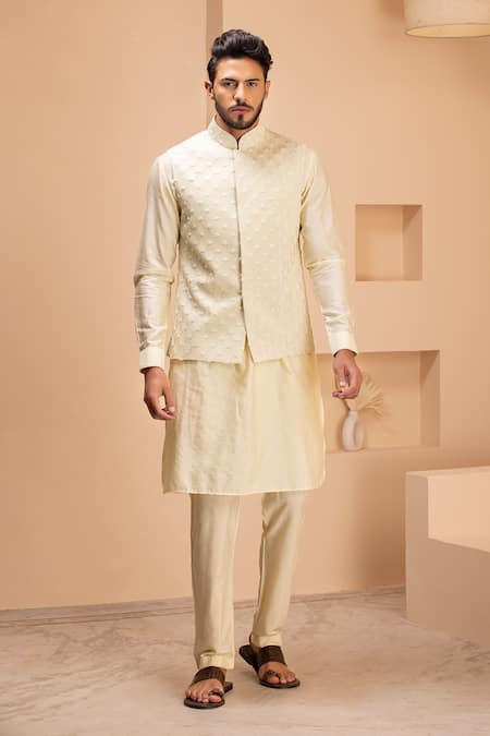 AMIT ARORA Gulshan Embroidered Bundi Kurta Set 