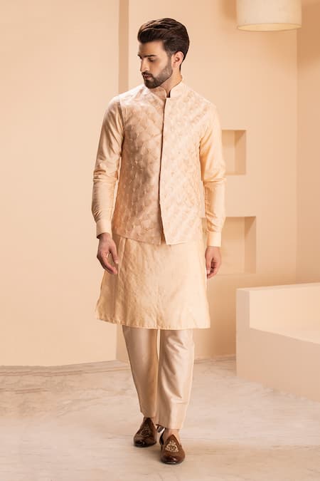 AMIT ARORA Shamiyana Embroidered Bundi Kurta Set 