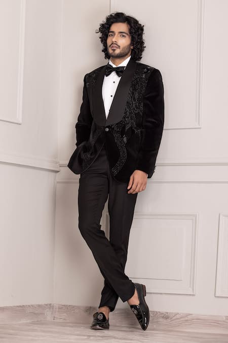 AMIT ARORA Cutdana Swerve Embellished Velvet Tuxedo With Trouser 