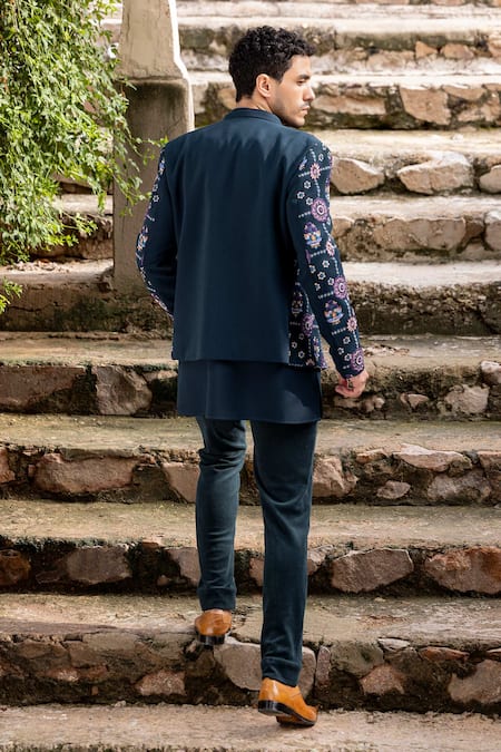 Amit Arora Thread Embroidered Bandhgala & Kurta Set 