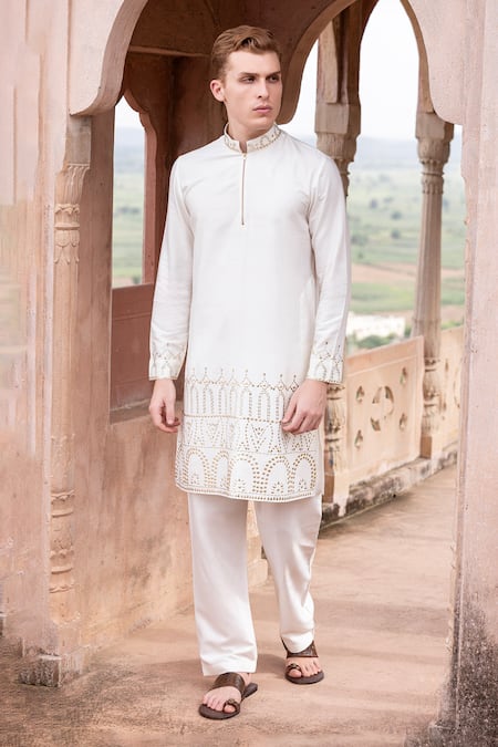 AMIT ARORA Geometric Pattern Kurta With Aligadi Pant 