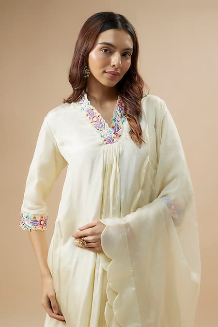 Buy_Label Deepshika Agarwal_Ivory Organza, Taffeta, Silk Embroidery Cowl Anchor Thread Neckline Kurta Set _Online_at_Aza_Fashions