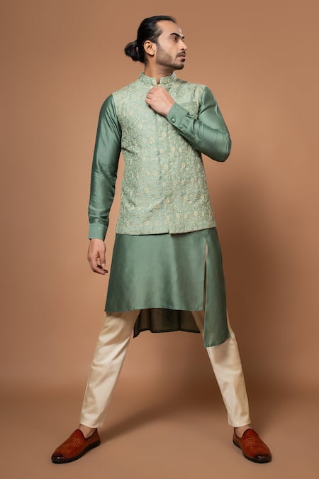 Priyanka Haralalka Floral Embroidered Bundi & Kurta Set 