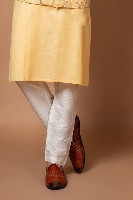 Buy Priyanka Haralalka Yellow Cotton, Silk Embroidery Floral Zardozi Bundi Buy_Priyanka Haralalka_Yellow Cotton, Silk Embroidery Floral Zardozi Bundi