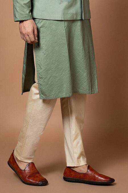 Shop Priyanka Haralalka Green Silk, Cotton Embroidery Floral Chord Bundi Online at Aza Fashions Shop_Priyanka Haralalka_Green Silk, Cotton Embroidery Floral Chord Bundi _Online_at_Aza_Fashions