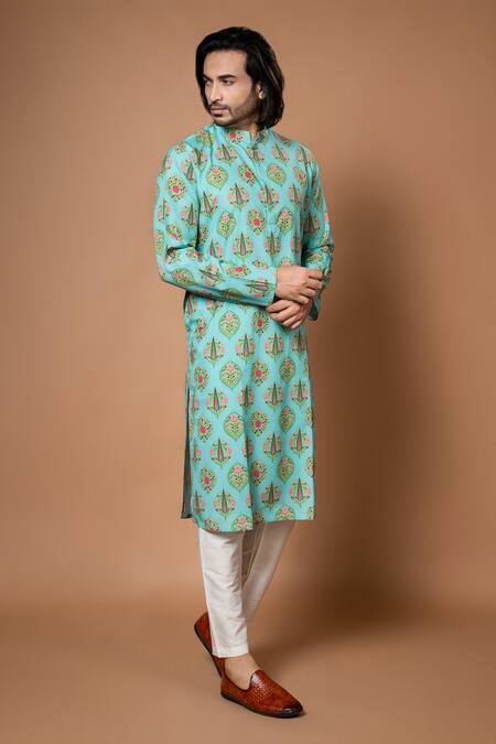 Priyanka Haralalka_Blue Crepe Leaf Print Kurta With Pyjama _at_Aza_Fashions