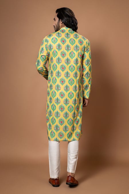 Priyanka Haralalka Leaf Print Kurta & Pyjama Set 
