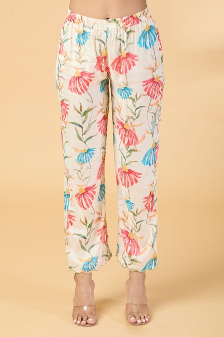 Kalakaari By Sagarika_Off White Organza, Embroidery V-neck Cutwork Kurta With Pant _at_Aza_Fashions