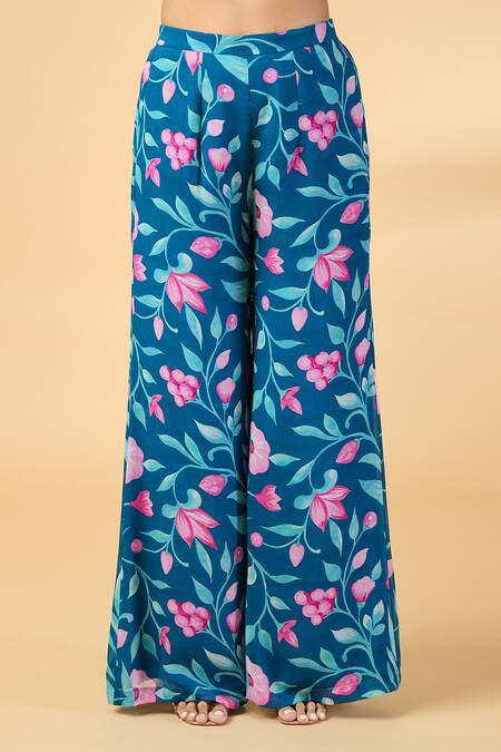 Kalakaari By Sagarika Blue Organza, Embroidery, Cut Work V-neck Floral Kurta With Palazzo at Aza Fashions Kalakaari By Sagarika_Blue Organza, Embroidery, Cut Work V-neck Floral Kurta With Palazzo _at_Aza_Fashions