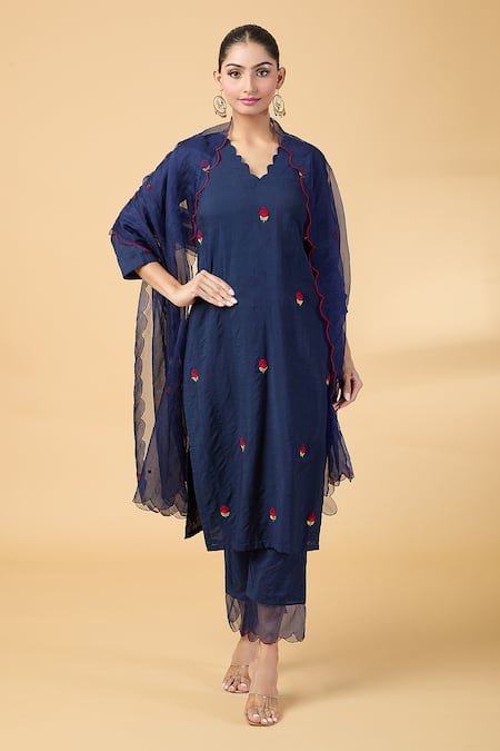 Kalakaari By Sagarika Rose Thread Embroidered Kurta & Pant Set 