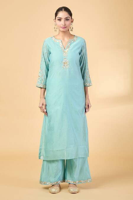 Pouli Pret Blue Organza, Chanderi Embroidery Split V-neck Floral Kurta And Pant Set Online at Aza Fashions Pouli Pret_Blue Organza, Chanderi Embroidery Split V-neck Floral Kurta And Pant Set _Online_at_Aza_Fashions