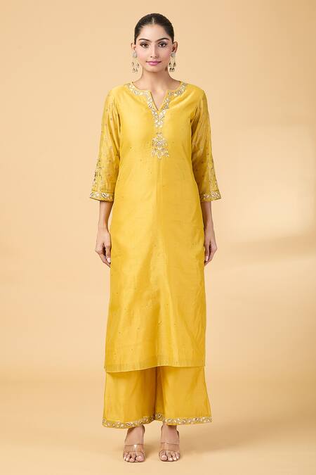 Pouli Pret Yellow Organza, Chanderi Sequins, Embroidery Split Resham Kurta And Pant Set Online at Aza Fashions Pouli Pret_Yellow Organza, Chanderi Sequins, Embroidery Split Resham Kurta And Pant Set _Online_at_Aza_Fashions