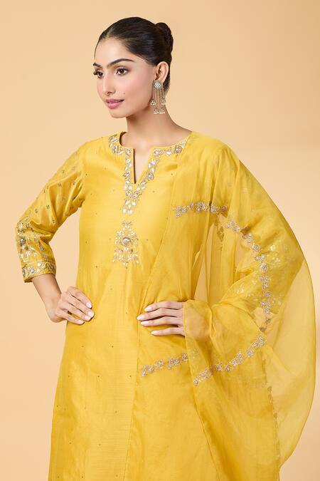 Pouli Pret Yellow Organza, Chanderi Sequins, Embroidery Split Resham Kurta And Pant Set at Aza Fashions Pouli Pret_Yellow Organza, Chanderi Sequins, Embroidery Split Resham Kurta And Pant Set _at_Aza_Fashions