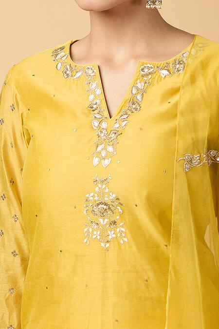Buy Pouli Pret Yellow Organza, Chanderi Sequins, Embroidery Split Resham Kurta And Pant Set Buy_Pouli Pret_Yellow Organza, Chanderi Sequins, Embroidery Split Resham Kurta And Pant Set