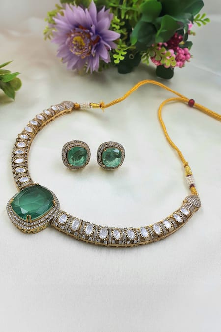 Queens Jewels_Gold Plated Stones Emerald Hasli Necklace Set _Online_at_Aza_Fashions