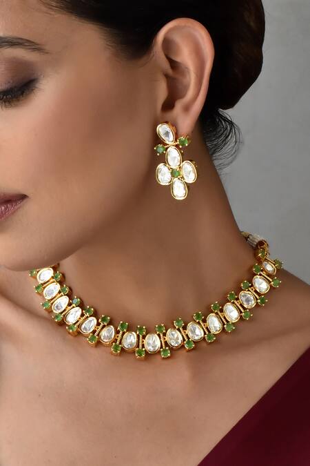 Swabhimann_Green Diamonds, Stones Kundan Embellished Choker Necklace Set _Online_at_Aza_Fashions