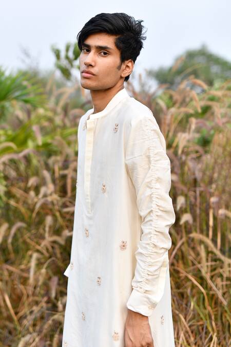 House Of Koa_White Chanderi, Cotton Zari Zardozi Embroidered Kurta Set _Online_at_Aza_Fashions