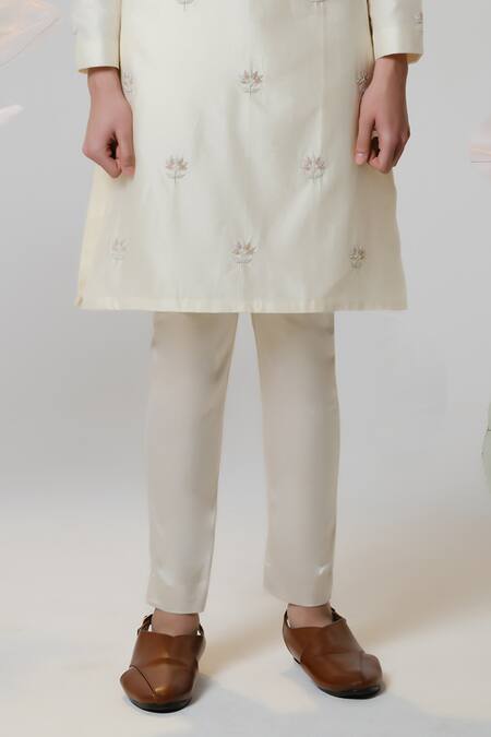 House Of Koa Off White Chanderi, Cotton Zen Garden Louts Motif Embroidered Kurta With Pant Online at Aza Fashions House Of Koa_Off White Chanderi, Cotton Zen Garden Louts Motif Embroidered Kurta With Pant _Online_at_Aza_Fashions