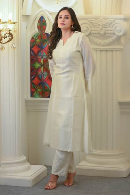 Hasrat By Salma Scallop Embroidered Kurta With Pant For Kids