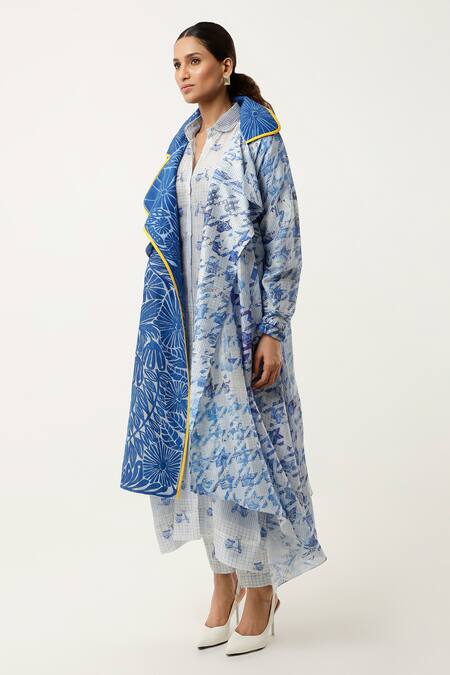 Buy Jajaabor Blue Silk Chanderi Embroidered Cutwork Notched Lapel Asymmetric Organza Trench Online at Aza Fashions Buy_Jajaabor_Blue Silk Chanderi Embroidered Cutwork Notched Lapel Asymmetric Organza Trench _Online_at_Aza_Fashions