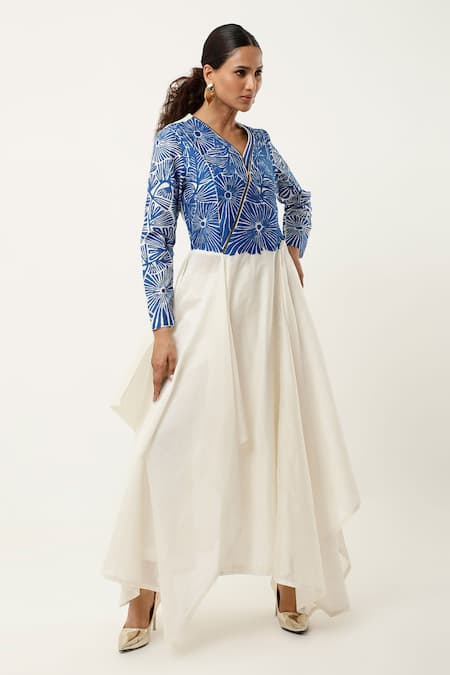 Jajaabor Floral Cutwork Asymmetric Kurta With Pant 