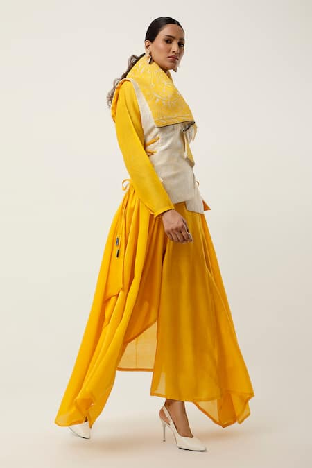 Buy_Jajaabor_Yellow Organza, Cotton Satin, Cotton, Draped Jacket With Kurta Set _Online_at_Aza_Fashions