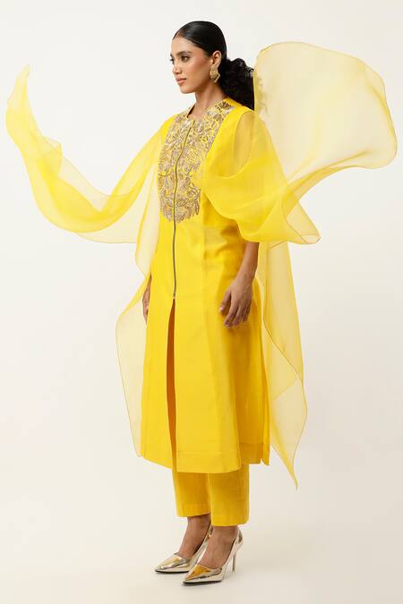 Jajaabor Yellow Organza, Satin, , Chanderi Gold Cape Kurta With Pant at Aza Fashions Jajaabor_Yellow Organza, Satin, , Chanderi Gold Cape Kurta With Pant _at_Aza_Fashions