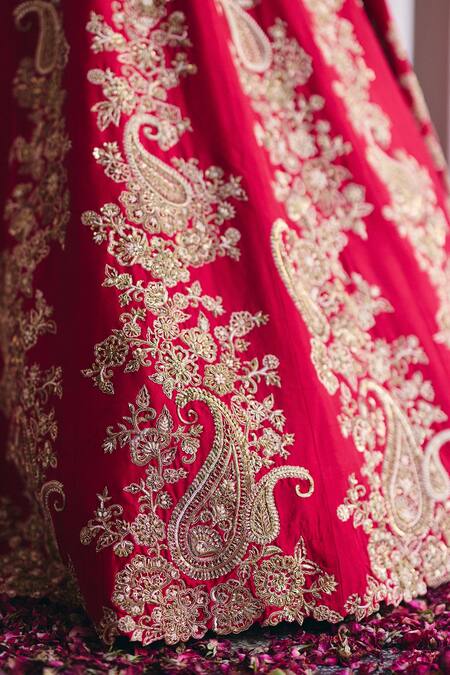 Buy Mrunalini Rao Red Silk, Organza Zari, Pearls, Saahat Jashn Bahar Bridal Lehenga Set Online at Aza Fashions Buy_Mrunalini Rao_Red Silk, Organza Zari, Pearls, Saahat Jashn Bahar Bridal Lehenga Set _Online_at_Aza_Fashions