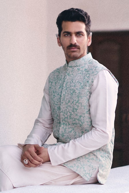 Mrunalini Rao Mint Blue Resham Embroidered Bundi Kurta Set 