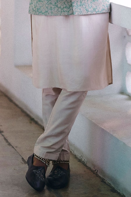 Buy Mrunalini Rao Blue Silk Embroidery Mint Resham Bundi Kurta Set Online at Aza Fashions Buy_Mrunalini Rao_Blue Silk Embroidery Mint Resham Bundi Kurta Set _Online_at_Aza_Fashions