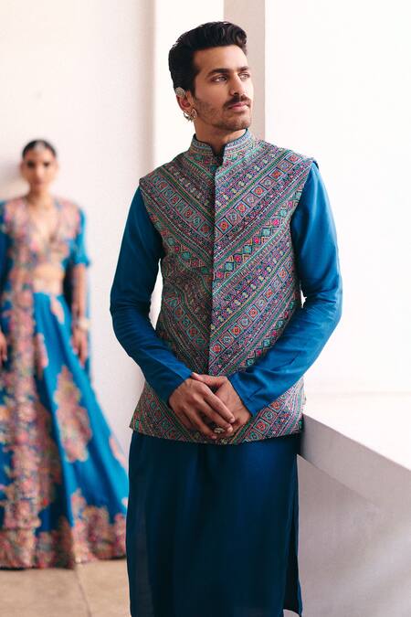 Mrunalini Rao Arth Resham Embroidered Bundi Pant Set 