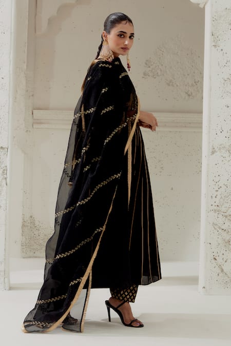 Ranian Embroidered Kalidar Kurta Salwar Set 