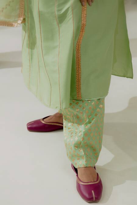 Ranian_Green Silk, Organza Embroidery Round Neck Floral Work Kalidar Kurta Salwar Set _at_Aza_Fashions