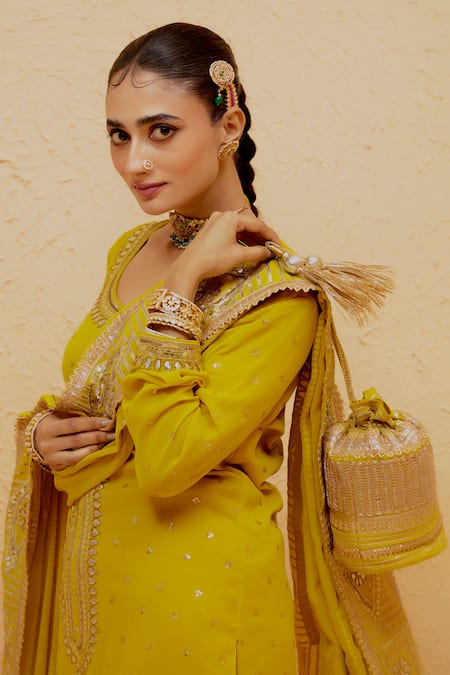 Buy_Ranian_Yellow Georgette Embroidery, Gota Patti Round Neck Straight Kurta Pant Set _Online_at_Aza_Fashions