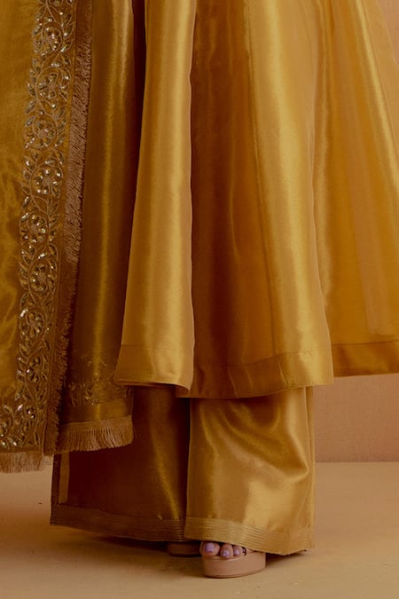 Shop Ranian Gold Silk, Tissue Embroidery, Zari V-neck Kalidar Kurta Set Online at Aza Fashions Shop_Ranian_Gold Silk, Tissue Embroidery, Zari V-neck Kalidar Kurta Set _Online_at_Aza_Fashions