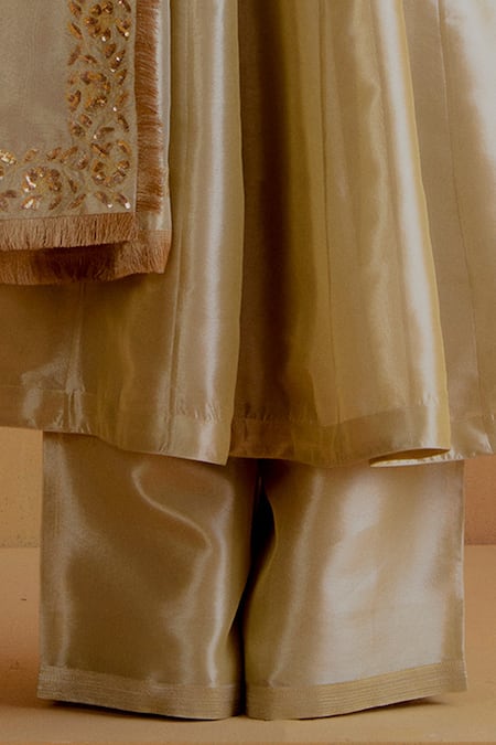 Shop Ranian Pink Tissue, Silk Embroidery, Zari V-neck Kalidar Kurta Set Online at Aza Fashions Shop_Ranian_Pink Tissue, Silk Embroidery, Zari V-neck Kalidar Kurta Set _Online_at_Aza_Fashions