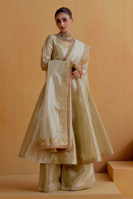 Buy Ranian Pink Tissue, Silk Embroidery, Zari V-neck Kalidar Kurta Set Buy_Ranian_Pink Tissue, Silk Embroidery, Zari V-neck Kalidar Kurta Set