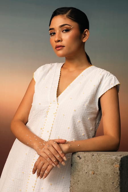 Karishma Kajaria_White Silk Pearls, Embroidery V-neck Floral Stripe Dress _Online_at_Aza_Fashions